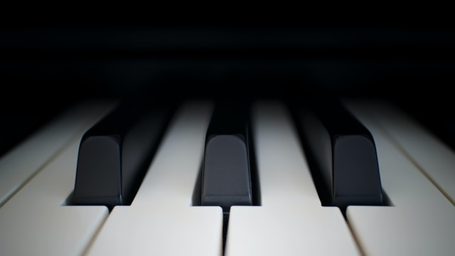A Comprehensive Guide on How to Tune Piano